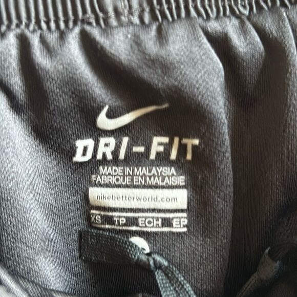 Nike dri-fit black lined running workout shorts. Size X-Small‎ - Picture 4 of 4